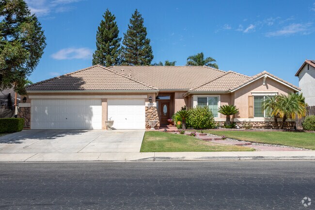 An expansive modern home in the Artisan neighborhood.