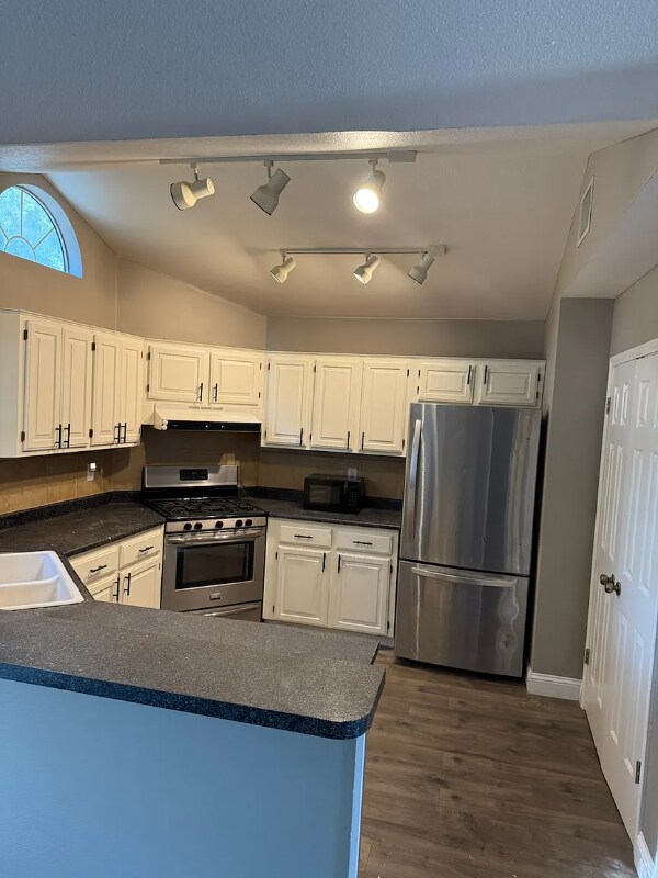 732 Vista Pkwy, New Braunfels, TX 78130 - photo 4