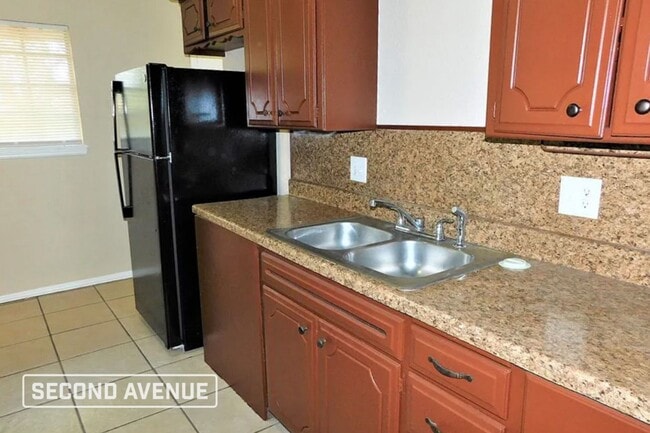 1129 NW 103rd St, Oklahoma City, OK 73114 - photo 2