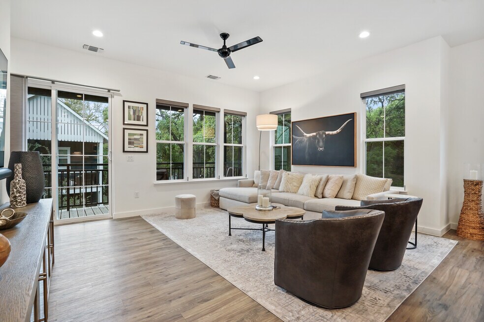 3809 Valley View Rd unit 11, Austin, TX 78704 - photo 1