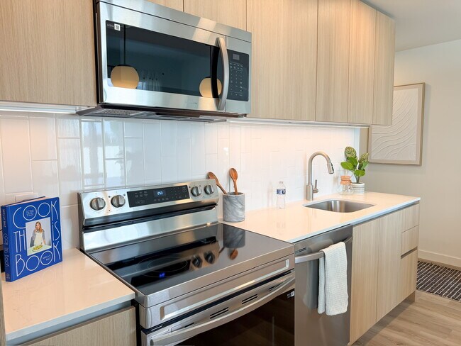 50 NW 31st St unit B12, Miami, FL 33127 - photo 3