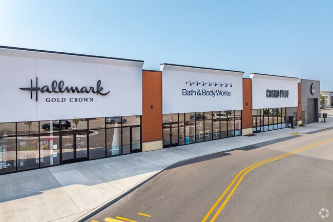 Easy shopping can be found with in Wilder Park.