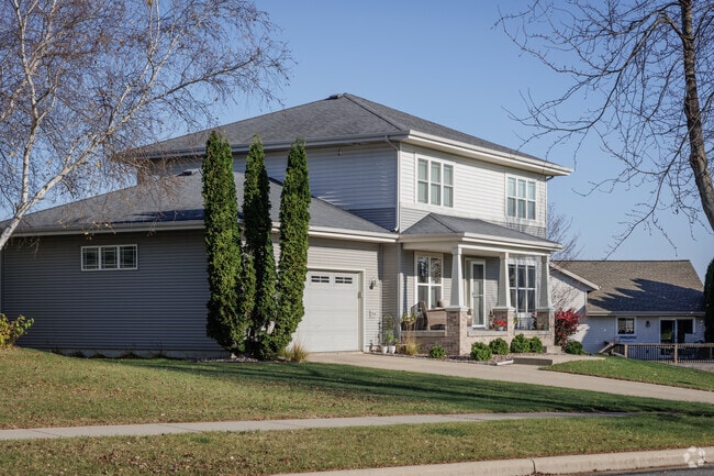 Most houses in Glacier Ridge come with one or two car garages.