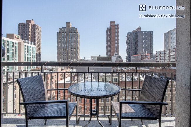 354 E 91st St unit FL9-ID1117, New York, NY 10128 - photo 4