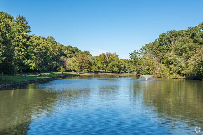 Allen Pond Park is a beautiful bustling park, 5 minutes drive from Heather Hills.