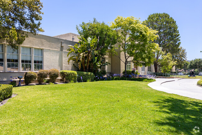 Echo Horizon School is one of the several elementary schools in Culver City, CA.