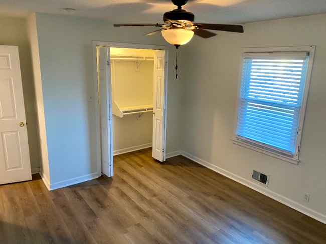 6802 N Flora Ave, Kansas City, MO 64118 - photo 6