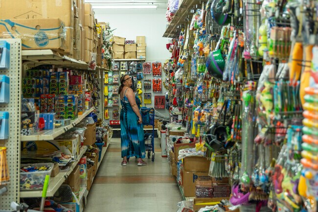 There are retail options to choose from on Ulmerton road for your needs in West Largo.