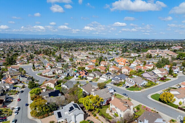 Quimby’s homes are situated along curved streets and cul-de-sacs with very little through traffic.