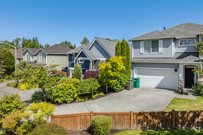 Different architectural styles in Cascade View include Craftsmans and New Traditionals.