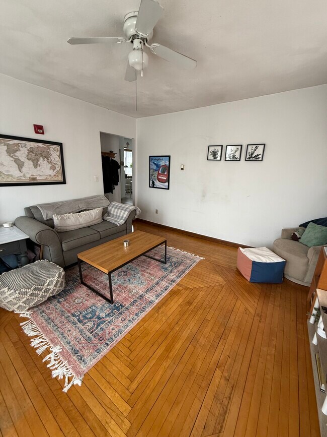 20 Monmouth St Unit 1R, Somerville, MA 02143