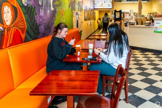 Fun Bubble Tea is a great spot in Cherokee Seneca for a cold beverage.