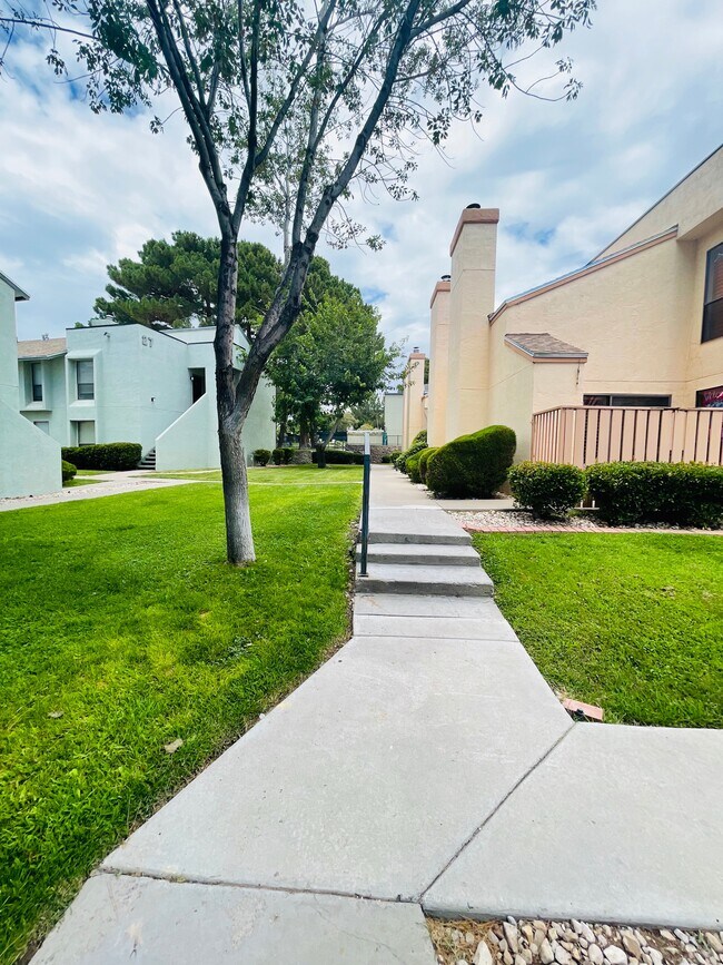 6022-6032 Caprock Ct, El Paso, TX 79912