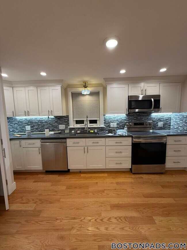 2 Buckingham St, Hyde Park, MA 02136 - photo 2
