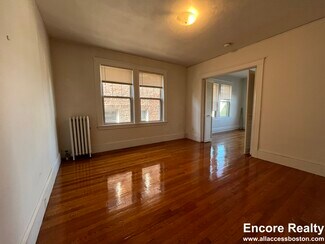 157 Summer St Unit 10R, Somerville, MA 02143