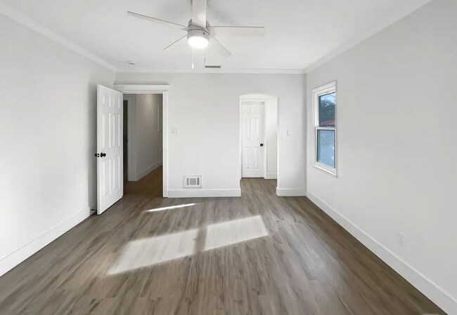 3700 Olympiad Dr, Los Angeles, CA 90043 - photo 5