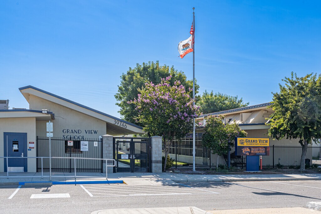 Grand View Elementary School serves the rural students nearby.