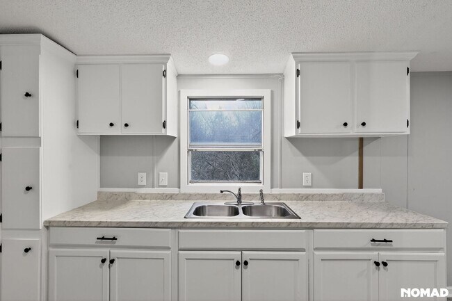 5431 Pembrooke Dr, Granite Falls, NC 28630 - photo 4