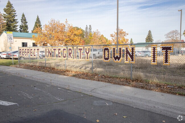 The student teacher ratio at Rio Cazadero High is 10 to 1.