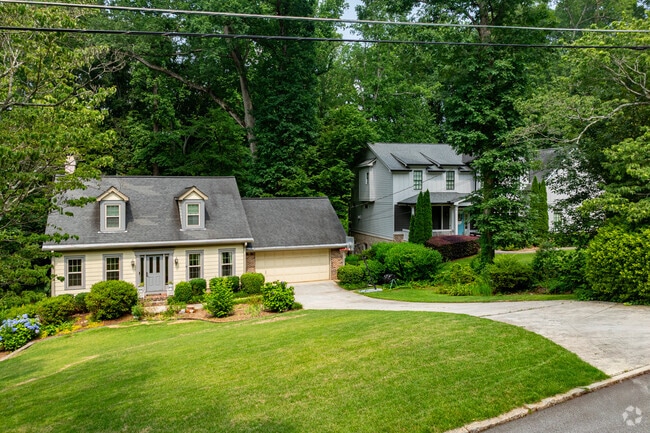 Beautiful homes with spacious lawns.