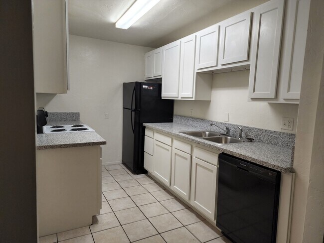 415 E Waverly St unit 2, Tucson, AZ 85705 - photo 4