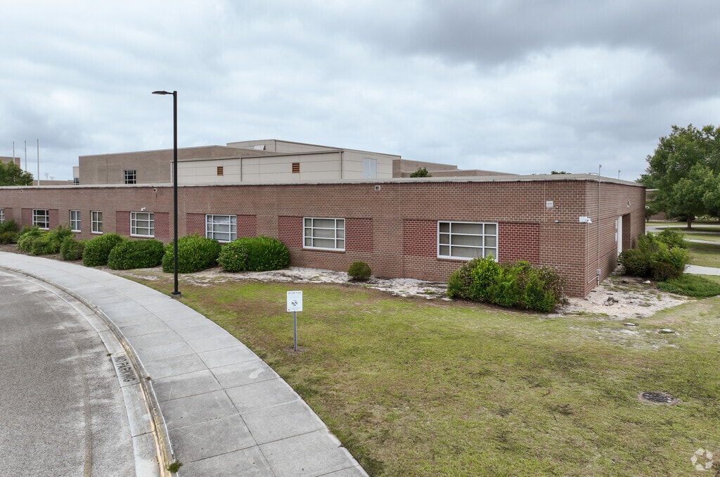 Charles P Murray Middle School is a public school located in Wilmington, NC