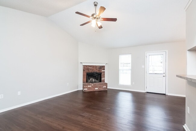 10102 Williford Dr, Olive Branch, MS 38654 - photo 2