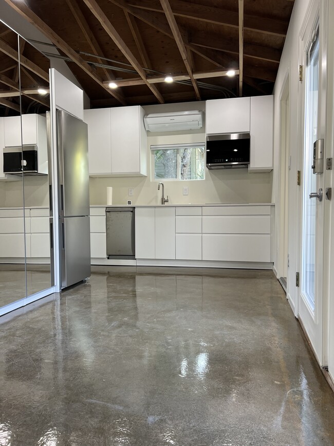 5237 Stratford Rd, Los Angeles, CA 90042
