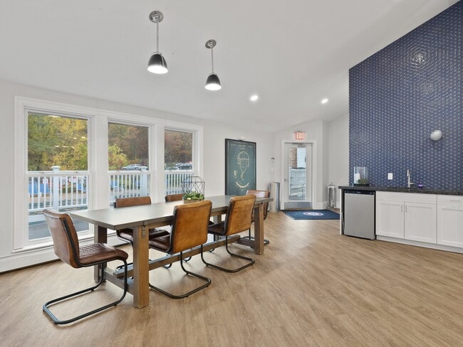 Heritage at the River, Manchester, NH 03102 - photo 5