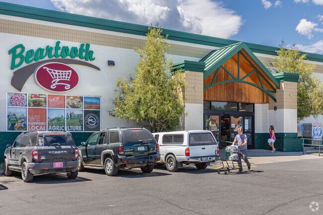 For groceries, locals head to the Beartooth Market.