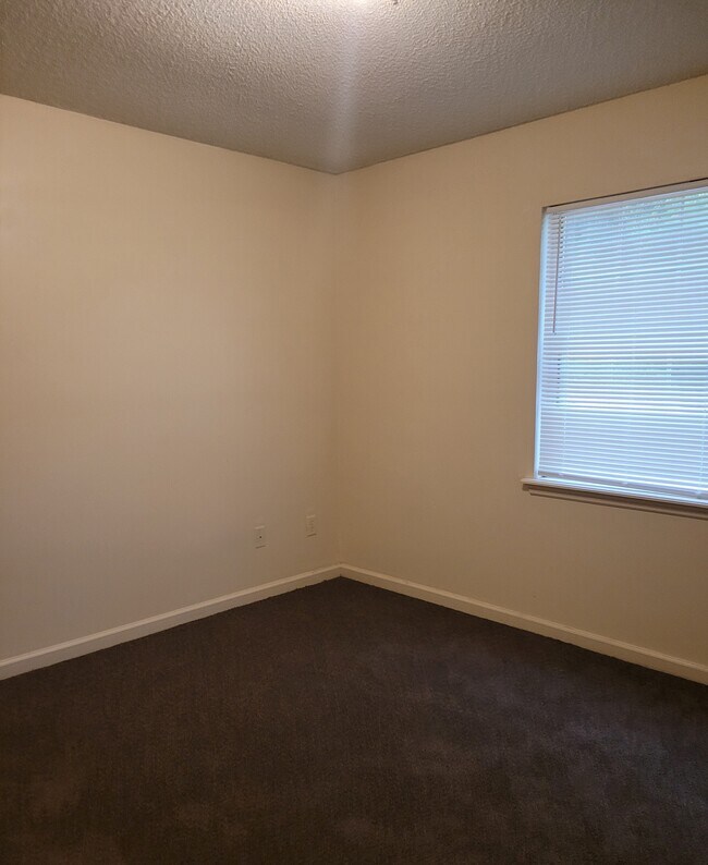 1001 University St unit A, Albany, GA 31707 - photo 4
