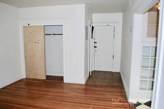 1160 Boylston St unit 3, Boston College, MA 02467 - photo 4