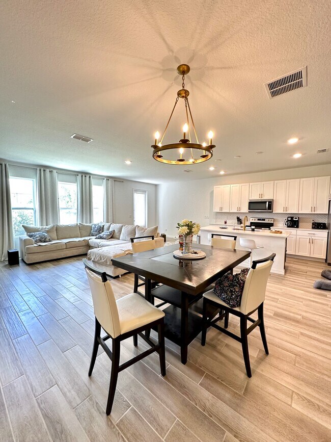 821 Benoi Dr Unit A, Davenport, FL 33896