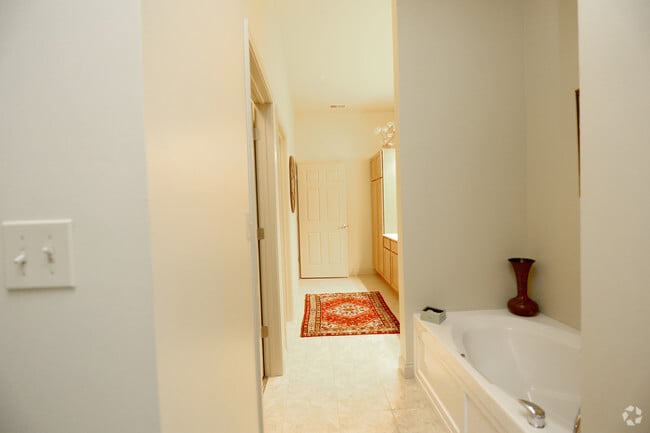 Residences at the Boulevard, Saint Louis, MO 63117 - photo 6