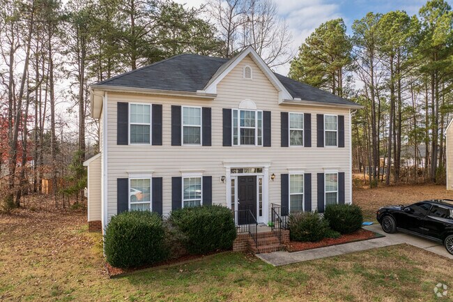 Several newer, Colonial Revival homes have been added to the Walmsley neighborhood.