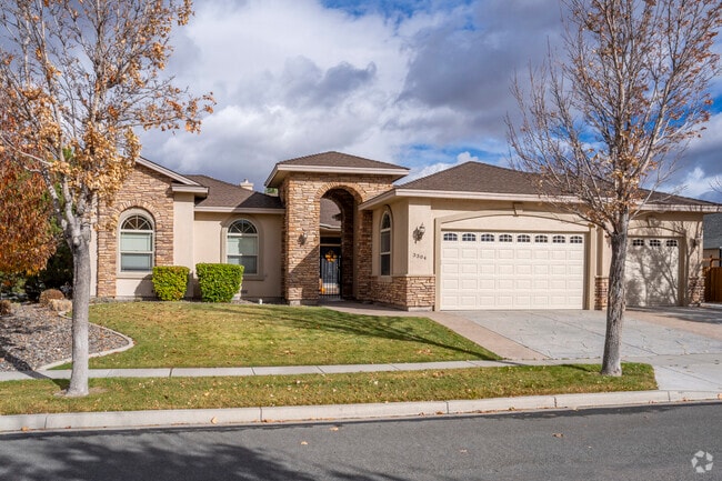 Homes on the golf course in Wingfield Springs tend to have nice privacy elements at the entry.