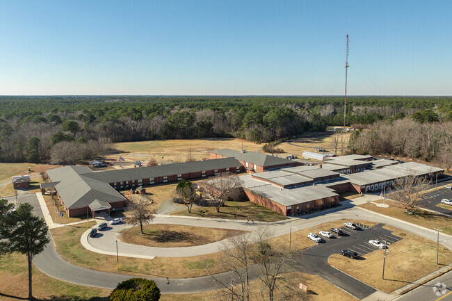 Mathews Elementary School is located on Church St in Mathews, VA.