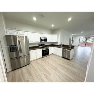 3809 Tree Top Dr, Weston, FL 33332