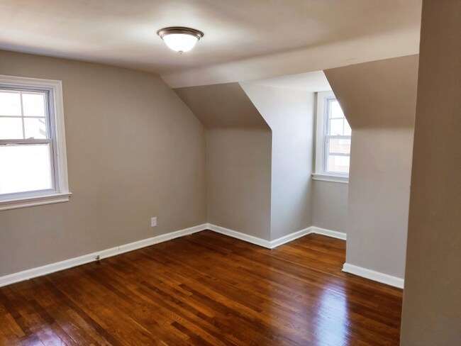 1516 Wilmar Rd, Cleveland, OH 44121 - photo 3