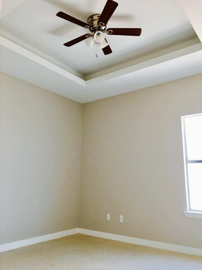 3007 Javalina Ave unit 3007 Javalina Ave, Edinburg, TX 78542 - photo 6