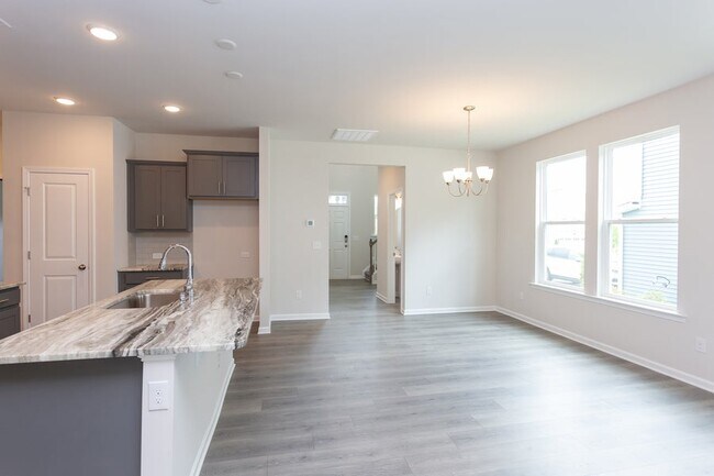 1310 Wykham Park Dr, Myrtle Beach, SC 29579 - photo 7