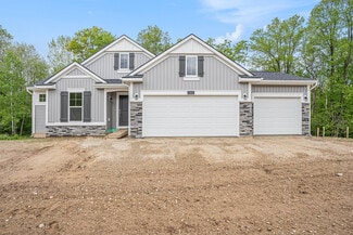 2103 Quarter Horse Dr NE, Cedar Springs, MI 49319