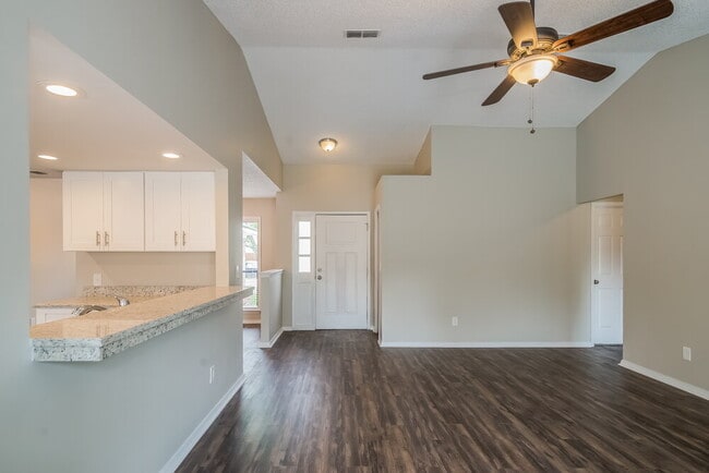 426 Wheatfield Ct, Fleming Island, FL 32003 - photo 4