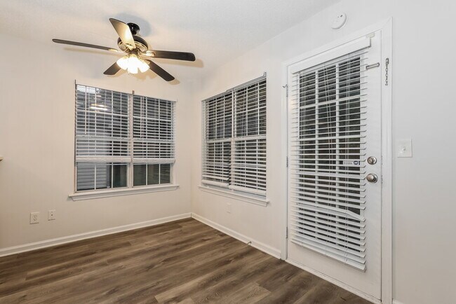 1427 Isleworth Cir, Atlanta, GA 30349 - photo 6