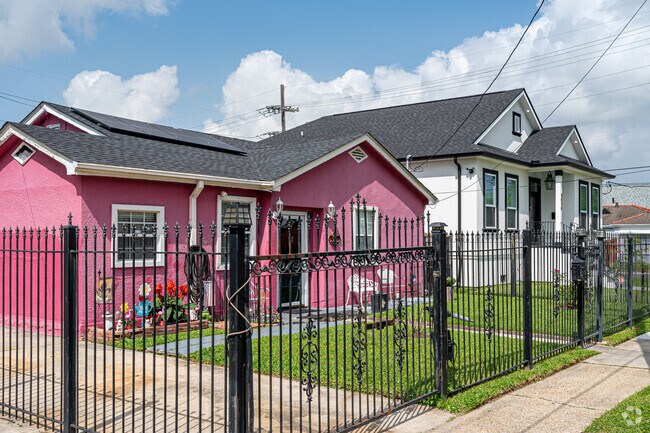 Colorful homes are popular in Gert Town.