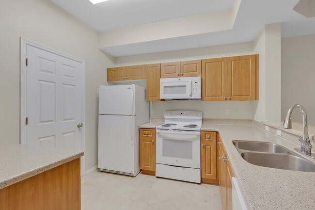 9025 Colby Dr unit 2111, Fort Myers, FL 33919 - photo 4
