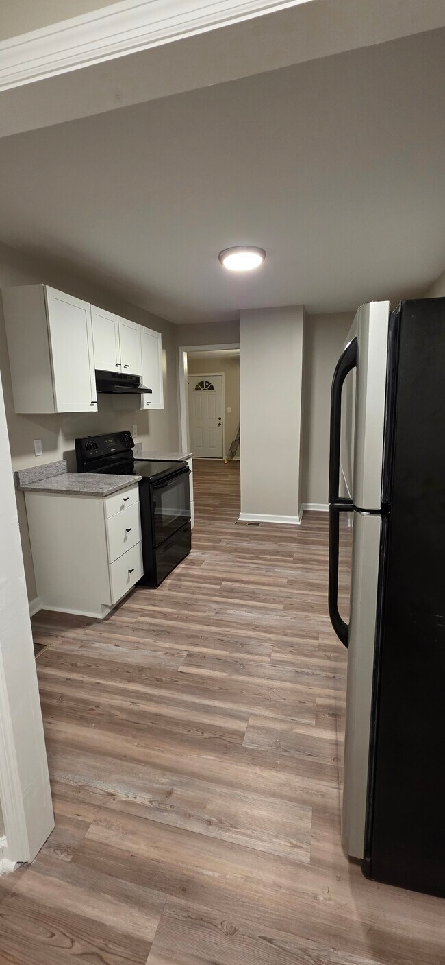 122 Sheppard St unit 122, Thomasville, NC 27360 - photo 6