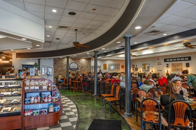 The Puffy Muffin is one of the most popular breakfast and lunch spots near Oak Hill in Brentwood