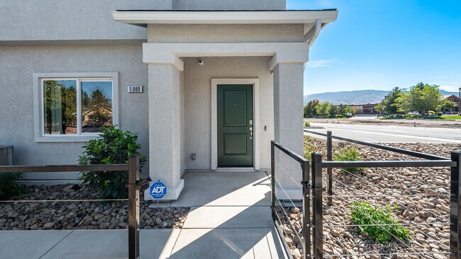 5885 Morgan Horse St unit 36208430, Reno, NV 89523 - photo 2