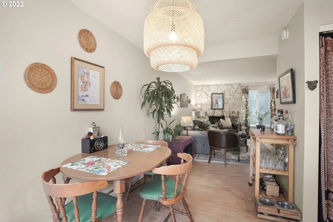 4167 SE Cesar e Chavez Blvd, Portland, OR 97202 - photo 3